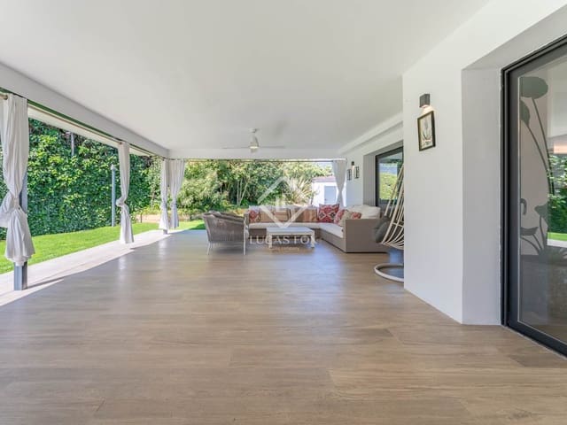 5 soveværelse Villa til salg i Pozuelo de Alarcón med swimmingpool garage - € 2.625.000 (Ref: 8971127)