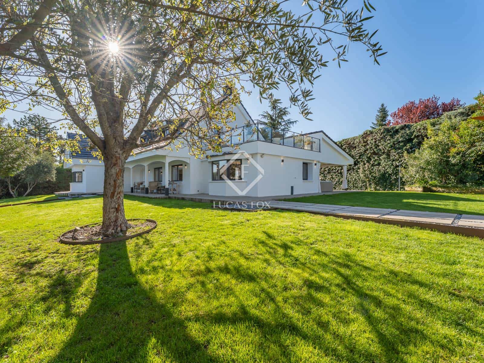 5 soveværelse Villa til salg i Pozuelo de Alarcon med swimmingpool garage - € 2.625.000 (Ref: 8971127)