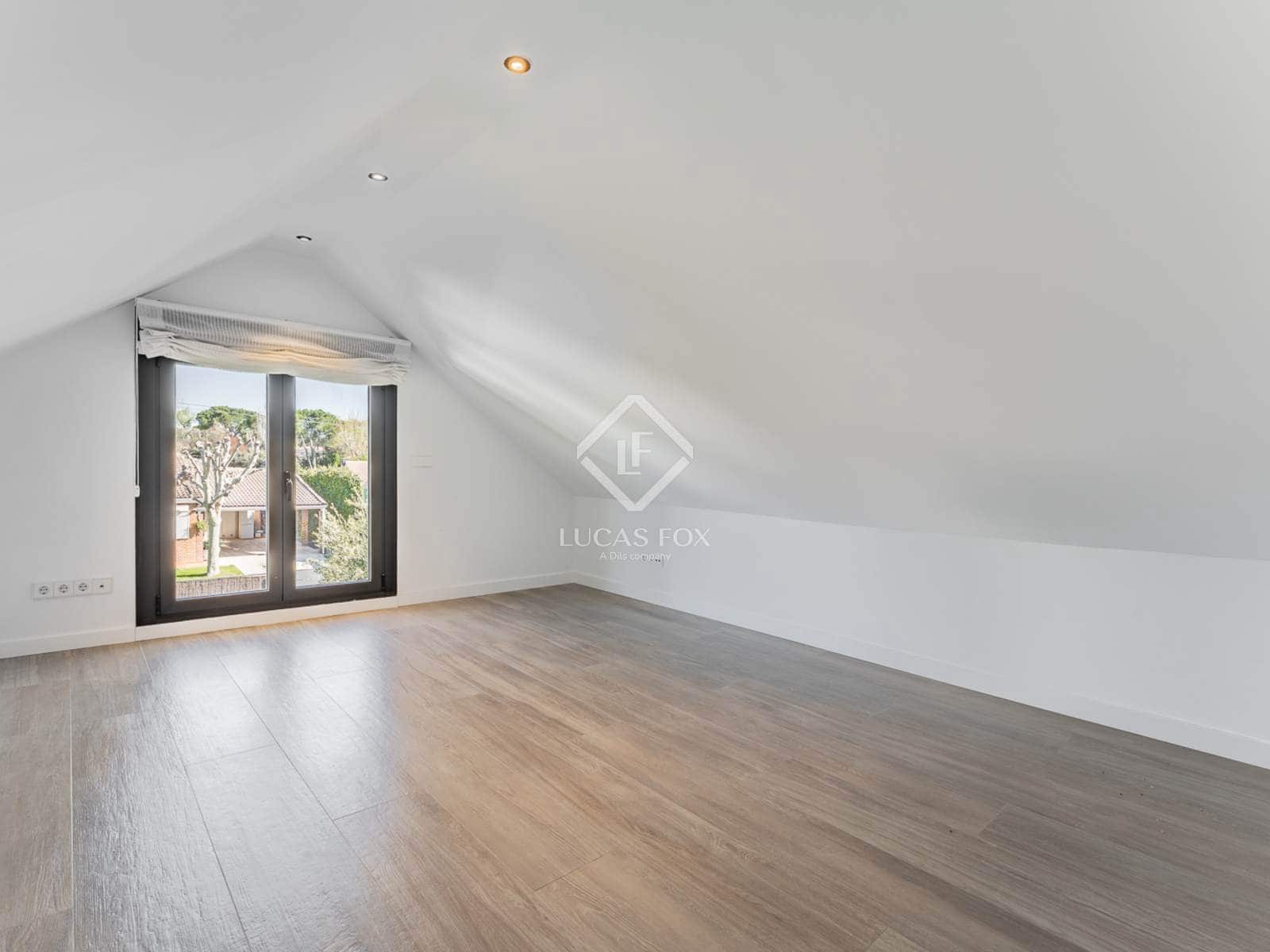 5 soveværelse Villa til salg i Pozuelo de Alarcon med swimmingpool garage - € 2.625.000 (Ref: 8971127)