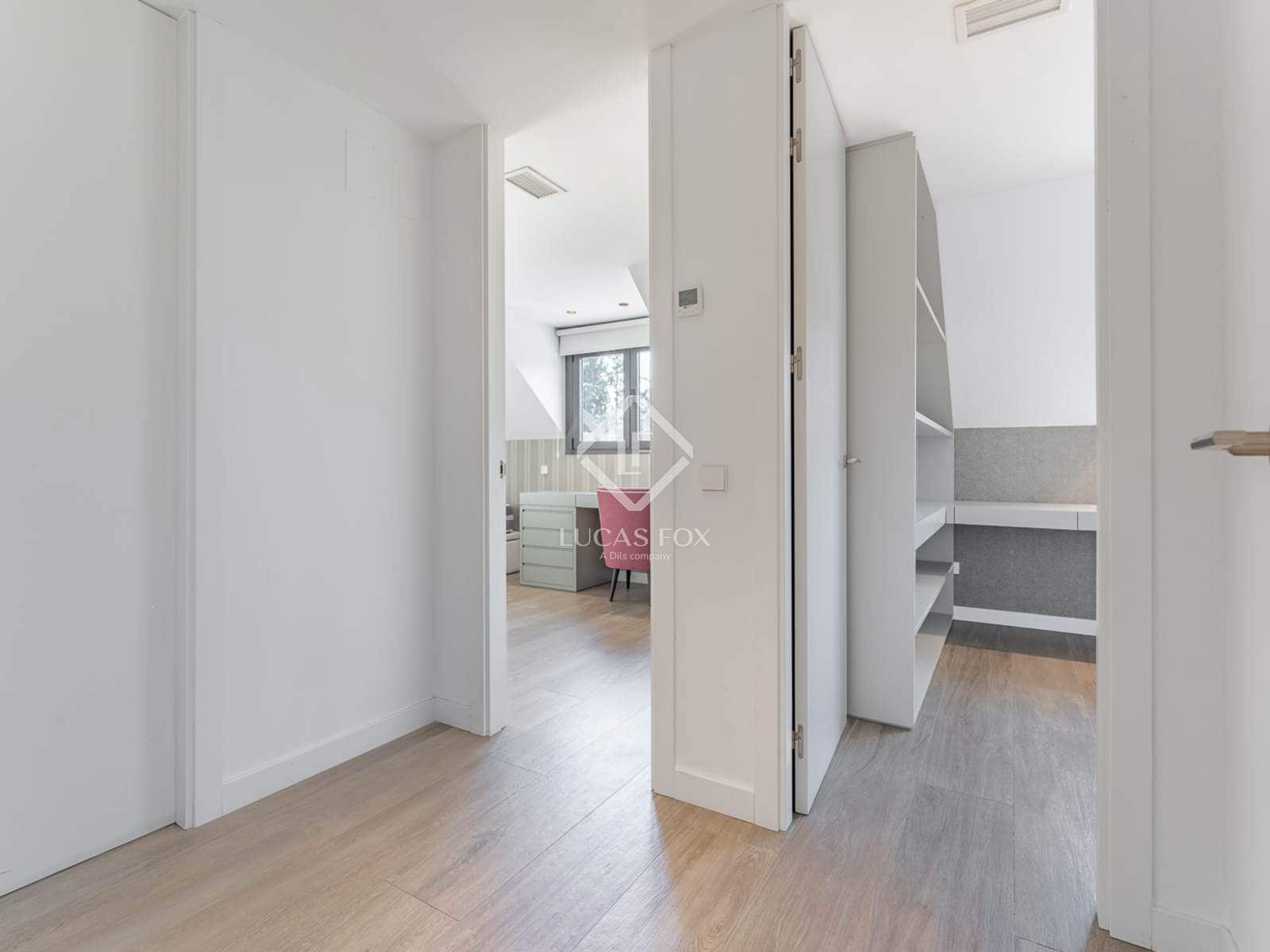 5 soveværelse Villa til salg i Pozuelo de Alarcon med swimmingpool garage - € 2.625.000 (Ref: 8971127)