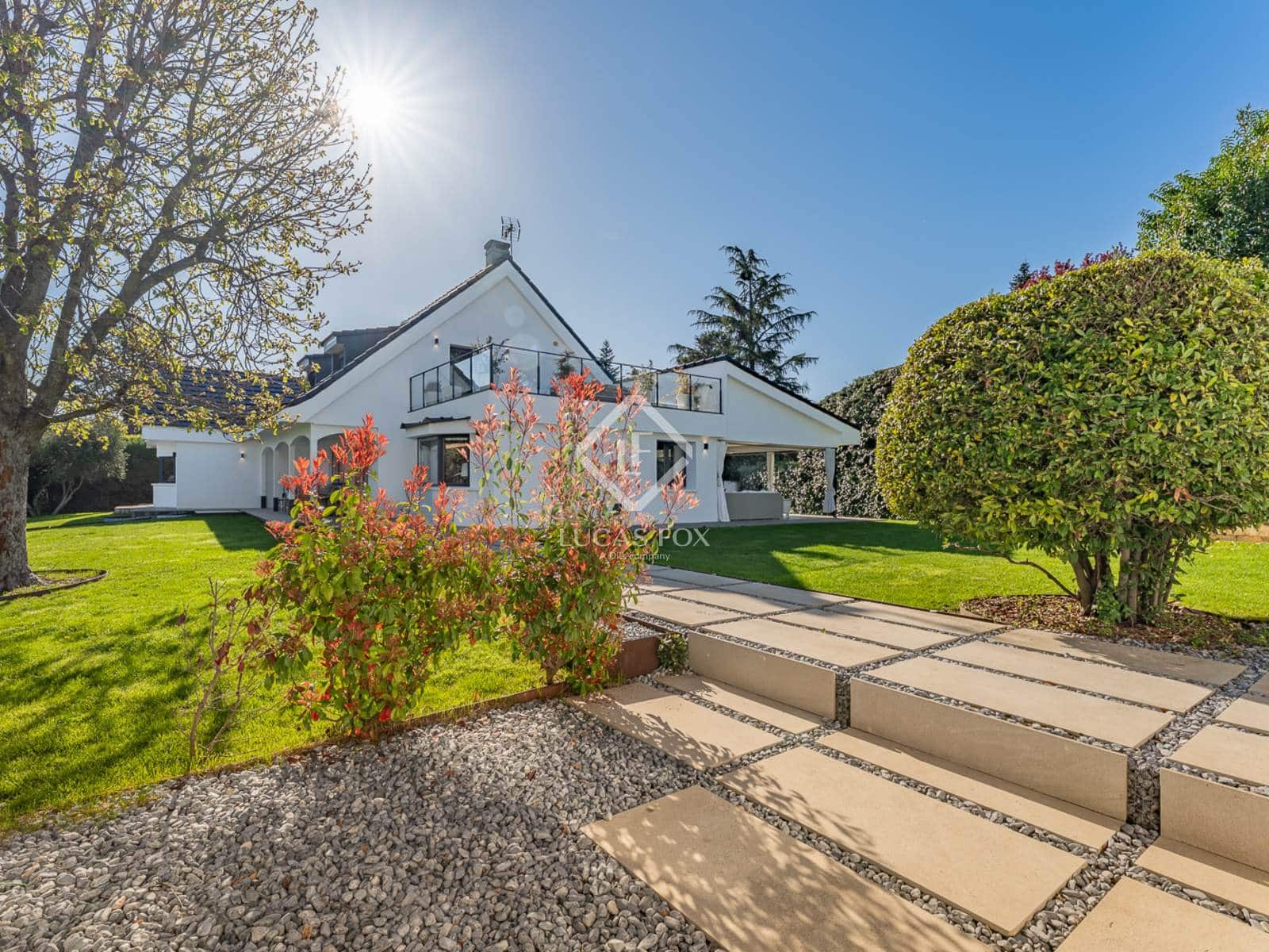 5 soveværelse Villa til salg i Pozuelo de Alarcon med swimmingpool garage - € 2.625.000 (Ref: 8971127)