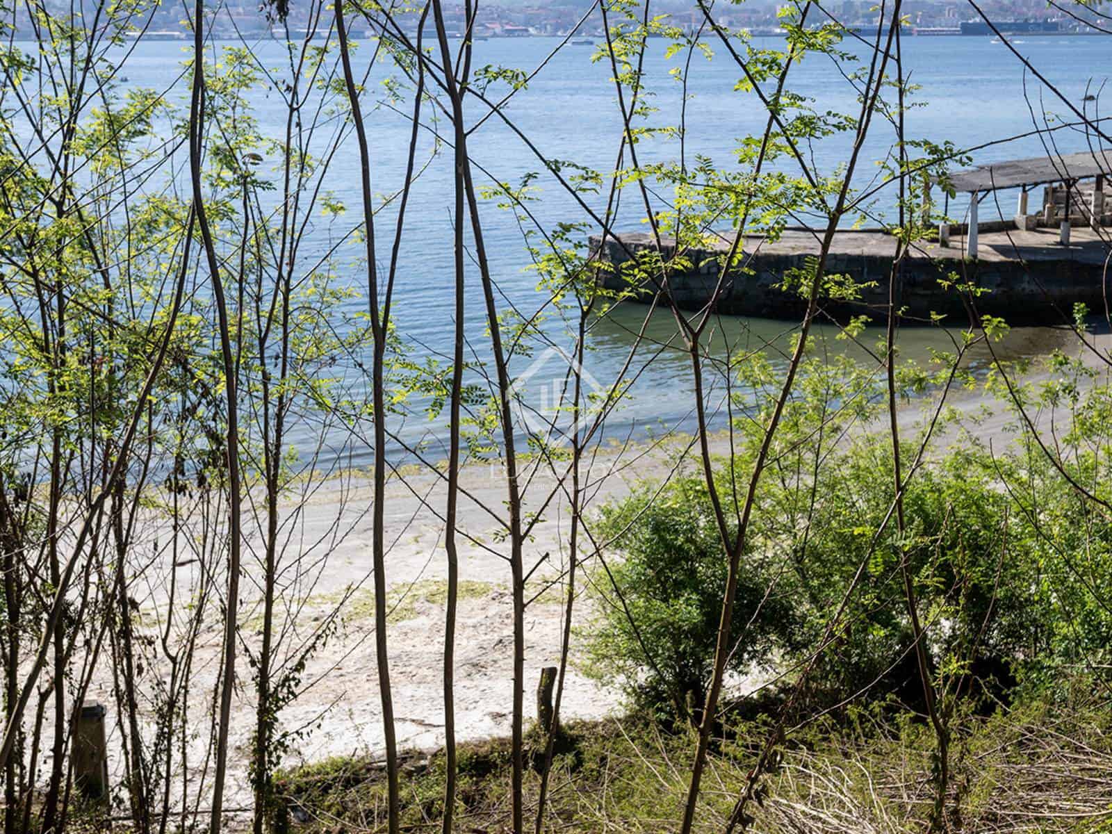 1 bedroom Finca/Country House for sale in Cangas - € 1,800,000 (Ref: 8971130)