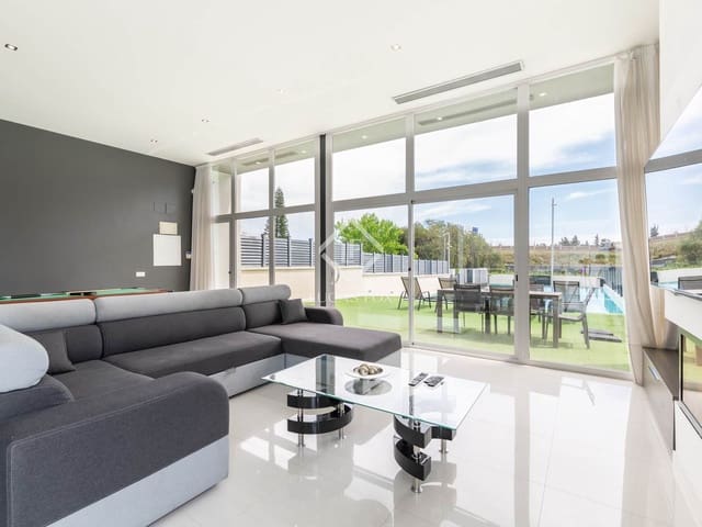 Villa/Maison de 7 chambres à louer à Castelldefels avec piscine garage - 8 950 € (Ref: 8971726)