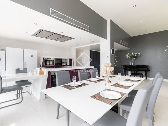 Villa/Maison de 7 chambres à louer à Castelldefels avec piscine garage - 8 950 € (Ref: 8971726)