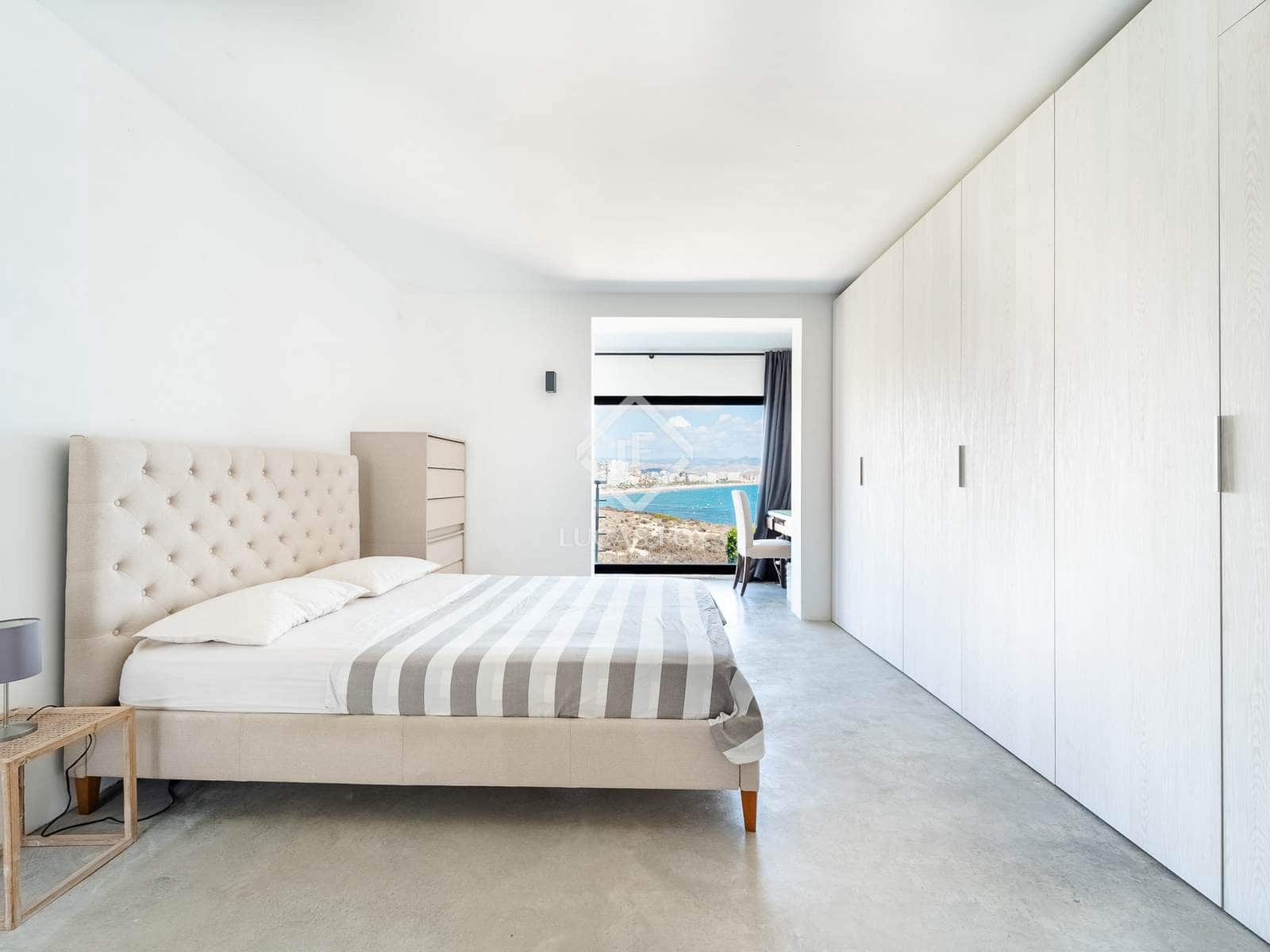 Chalet de 3 habitaciones en Alicante / Alacant ciudad en venta - 1.350.000 € (Ref: 8977684)