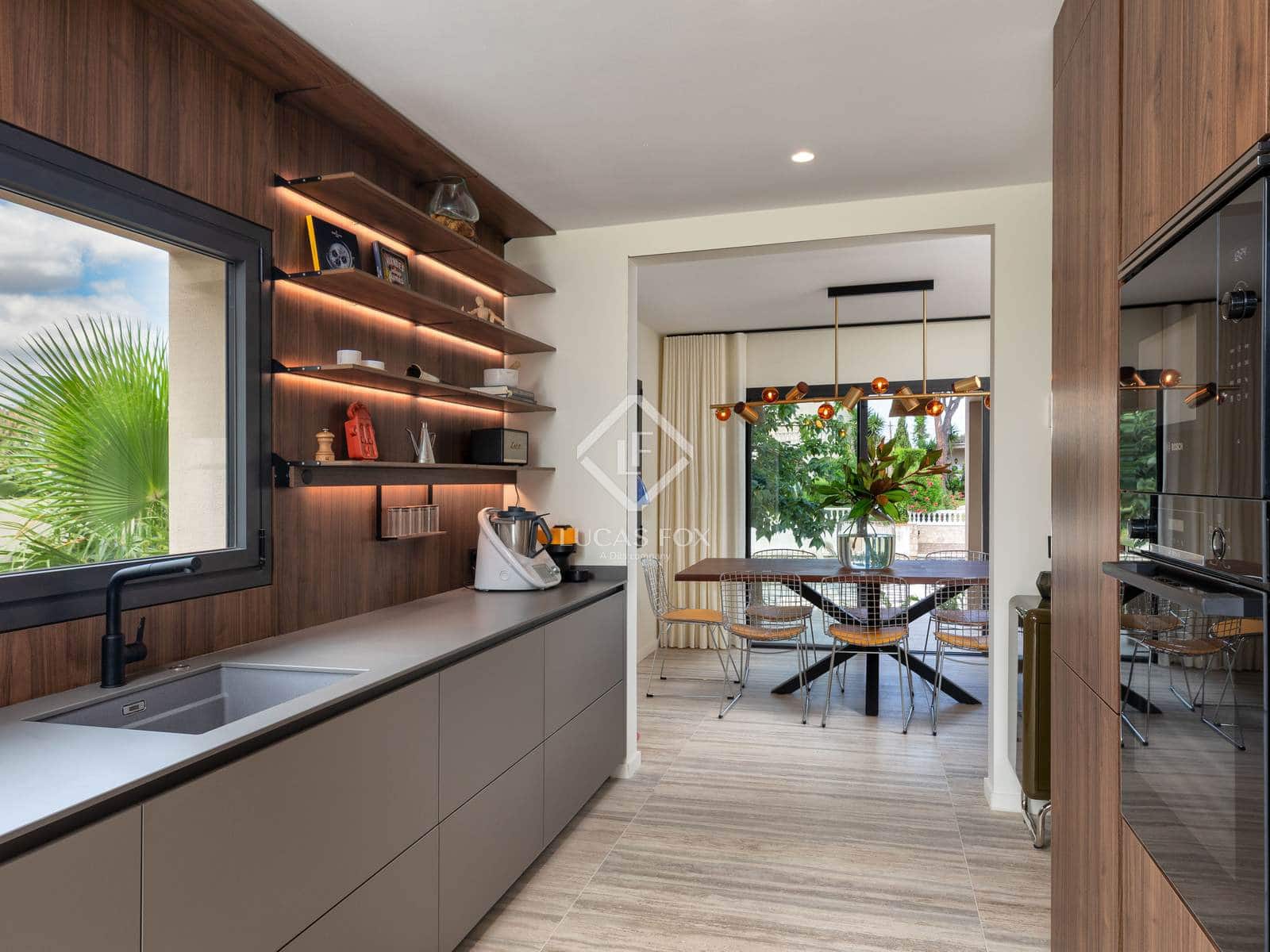 4 soveværelse Villa til salg i Empuriabrava med swimmingpool garage - € 1.450.000 (Ref: 8981411)