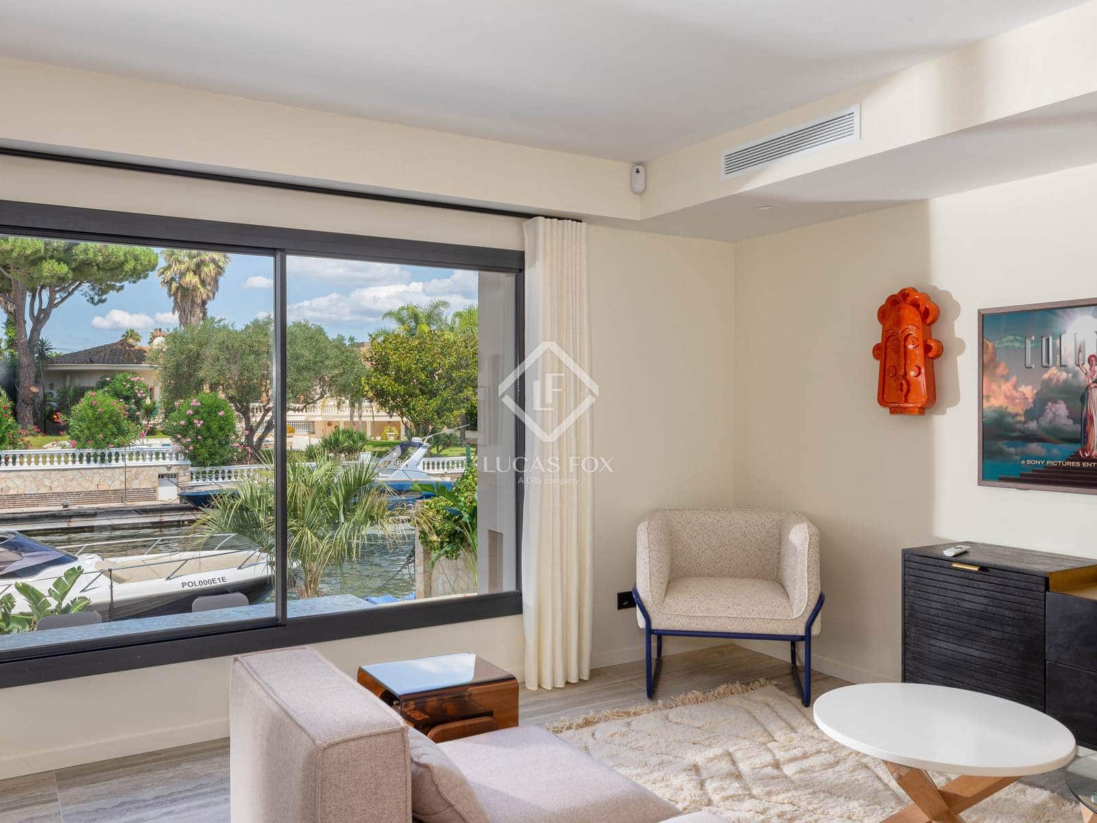 4 soveværelse Villa til salg i Empuriabrava med swimmingpool garage - € 1.450.000 (Ref: 8981411)