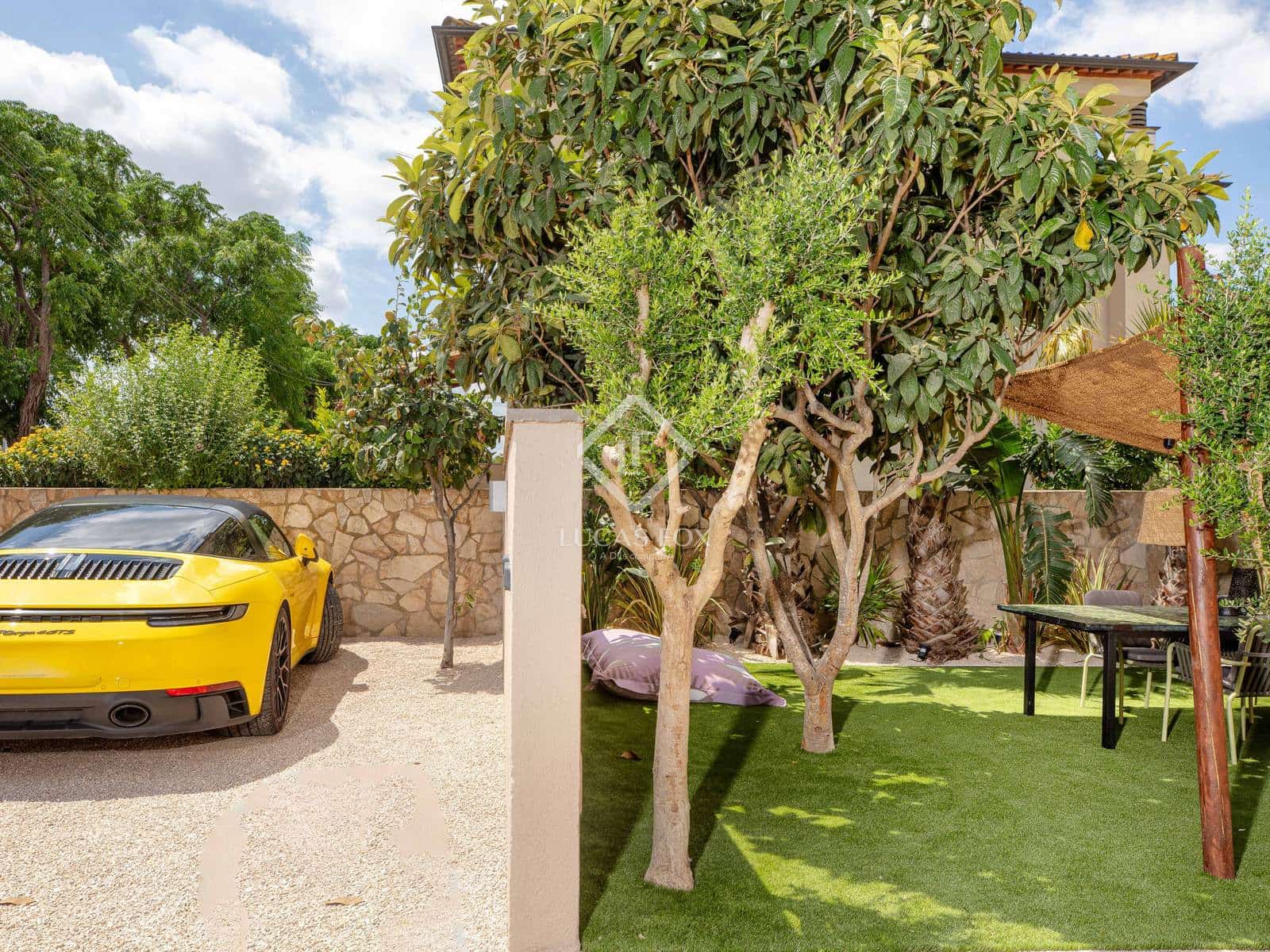 4 soveværelse Villa til salg i Empuriabrava med swimmingpool garage - € 1.450.000 (Ref: 8981411)