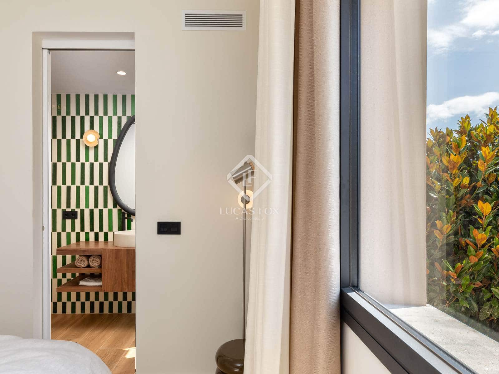 4 soveværelse Villa til salg i Empuriabrava med swimmingpool garage - € 1.450.000 (Ref: 8981411)