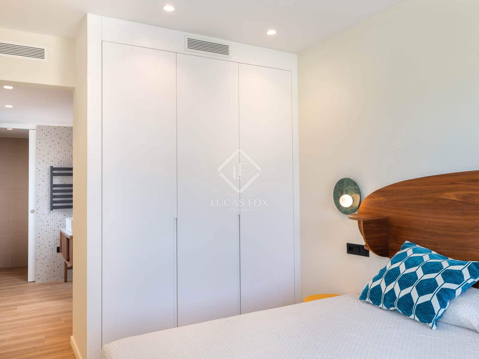 4 soveværelse Villa til salg i Empuriabrava med swimmingpool garage - € 1.450.000 (Ref: 8981411)