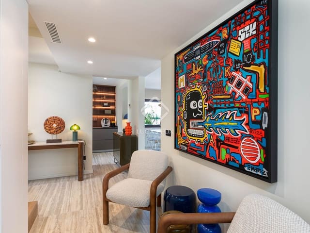 Chalet de 4 habitaciones en Empuriabrava, Castelló d'Empúries en venta con piscina garaje - 1.450.000 € (Ref: 8981411)