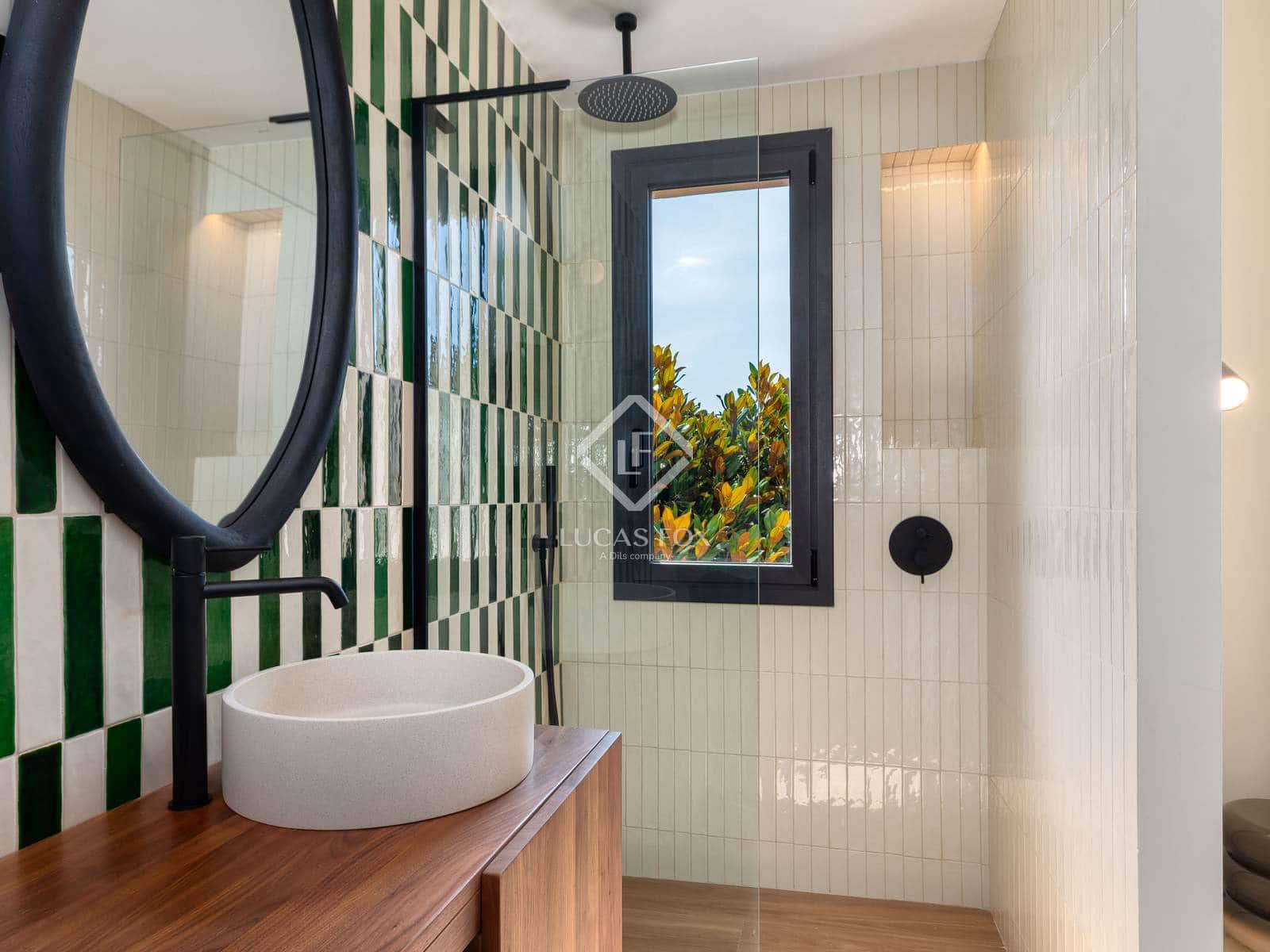 4 soveværelse Villa til salg i Empuriabrava med swimmingpool garage - € 1.450.000 (Ref: 8981411)