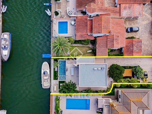 4 sovrum Villa till salu i Empuriabrava, Castelló d'Empúries med pool garage - 1 390 000 € (Ref: 8981411)