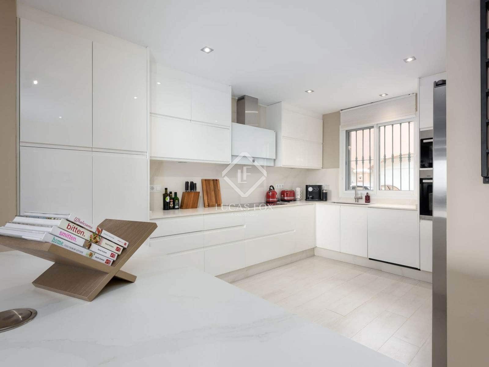 2 bedroom Apartment for sale in Benahavis with pool garage - € 740,000 (Ref: 8981413)