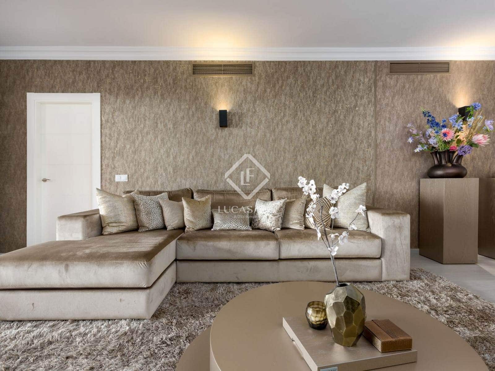 2 bedroom Apartment for sale in Benahavis with pool garage - € 740,000 (Ref: 8981413)