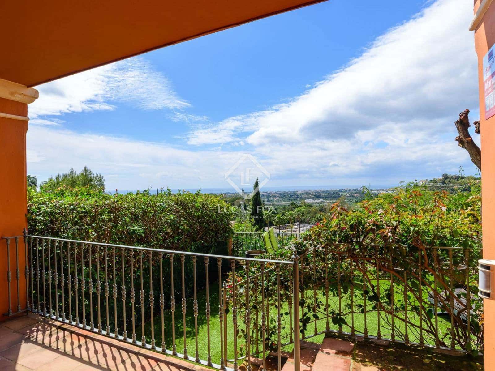 2 bedroom Apartment for sale in Benahavis with pool garage - € 740,000 (Ref: 8981413)