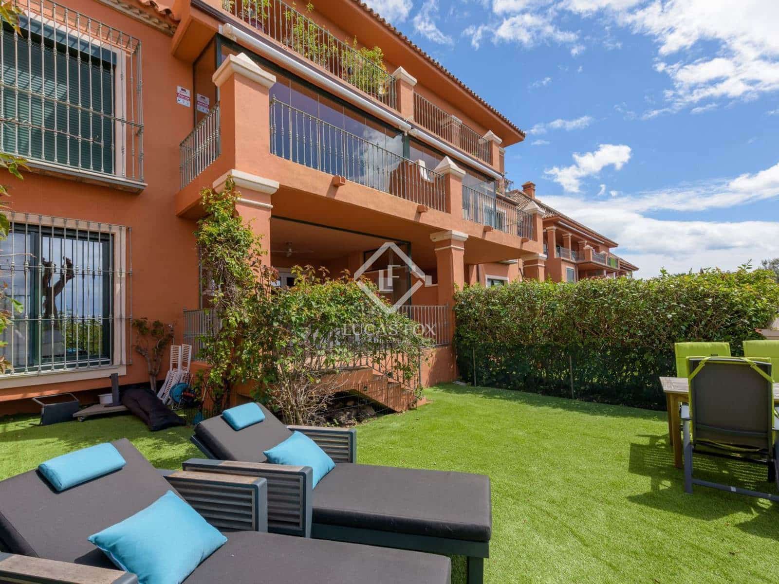 2 bedroom Apartment for sale in Benahavis with pool garage - € 740,000 (Ref: 8981413)