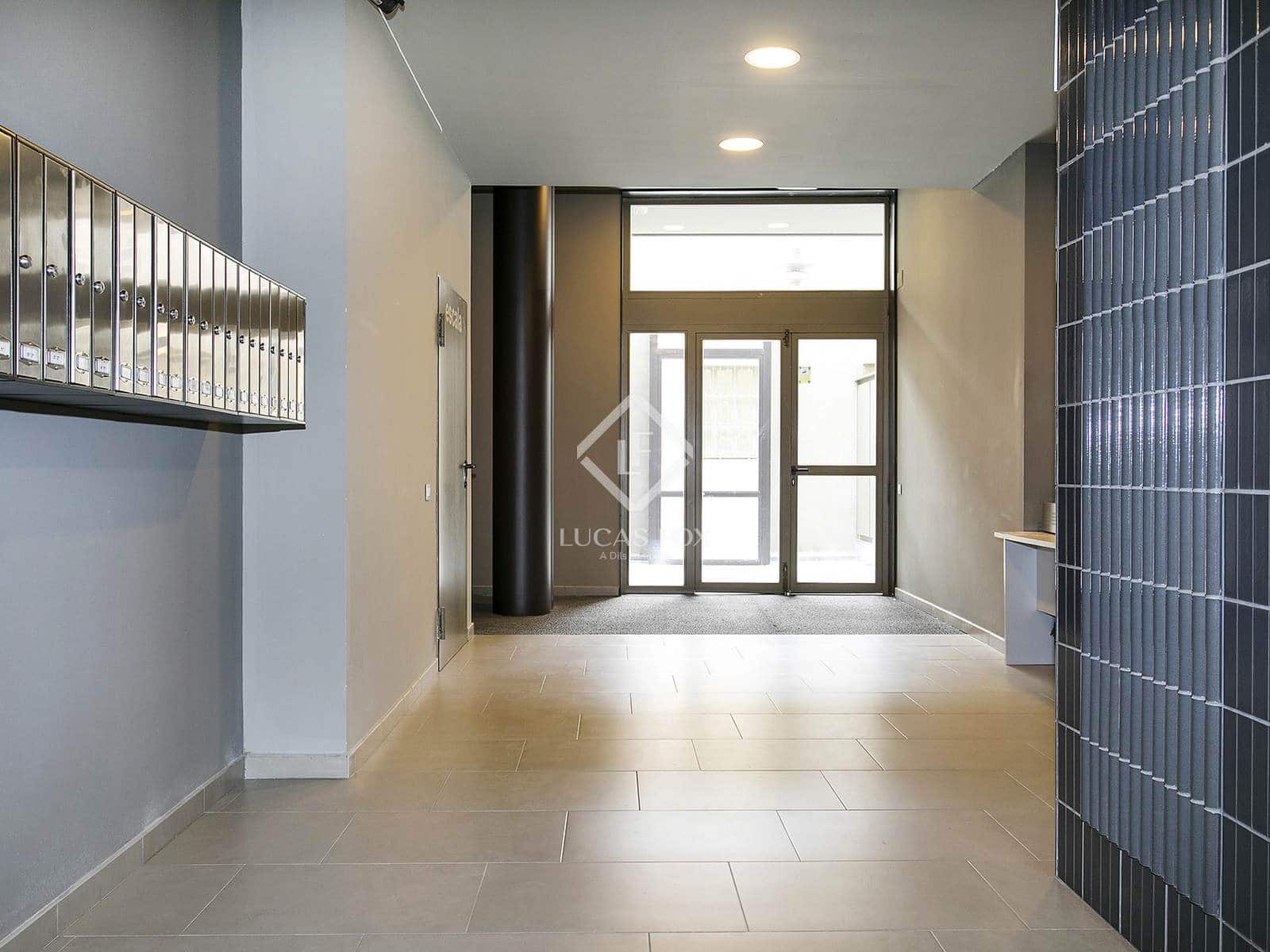 3 bedroom Apartment for sale in Barcelona city with pool - € 990,000 (Ref: 8981415)