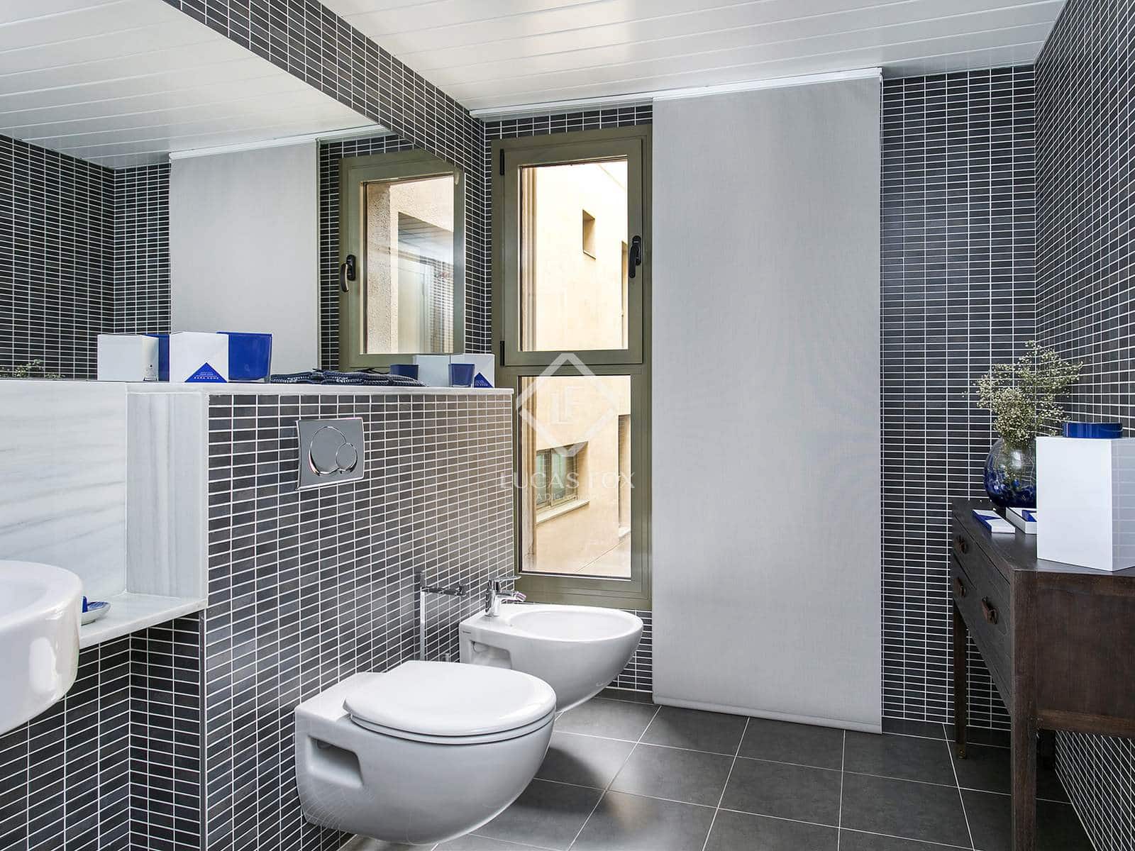 3 bedroom Apartment for sale in Barcelona city with pool - € 990,000 (Ref: 8981415)