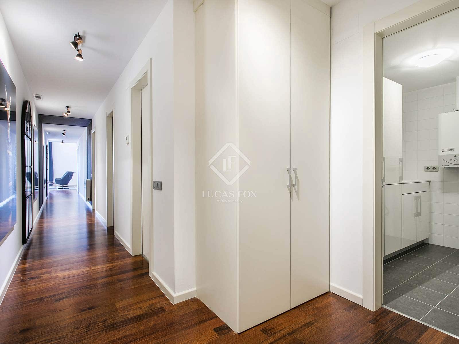 3 bedroom Apartment for sale in Barcelona city with pool - € 990,000 (Ref: 8981415)