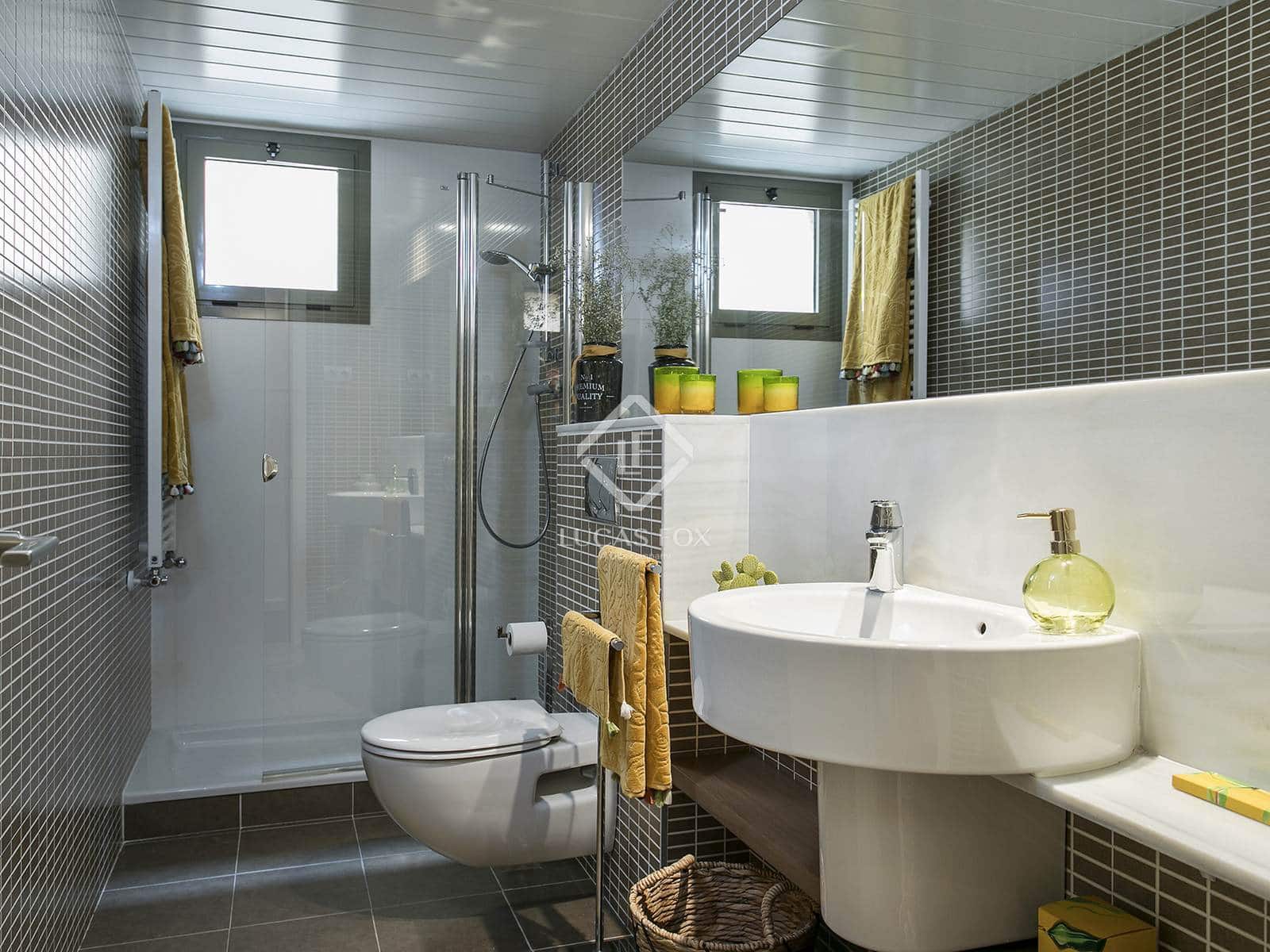 3 bedroom Apartment for sale in Barcelona city with pool - € 990,000 (Ref: 8981415)