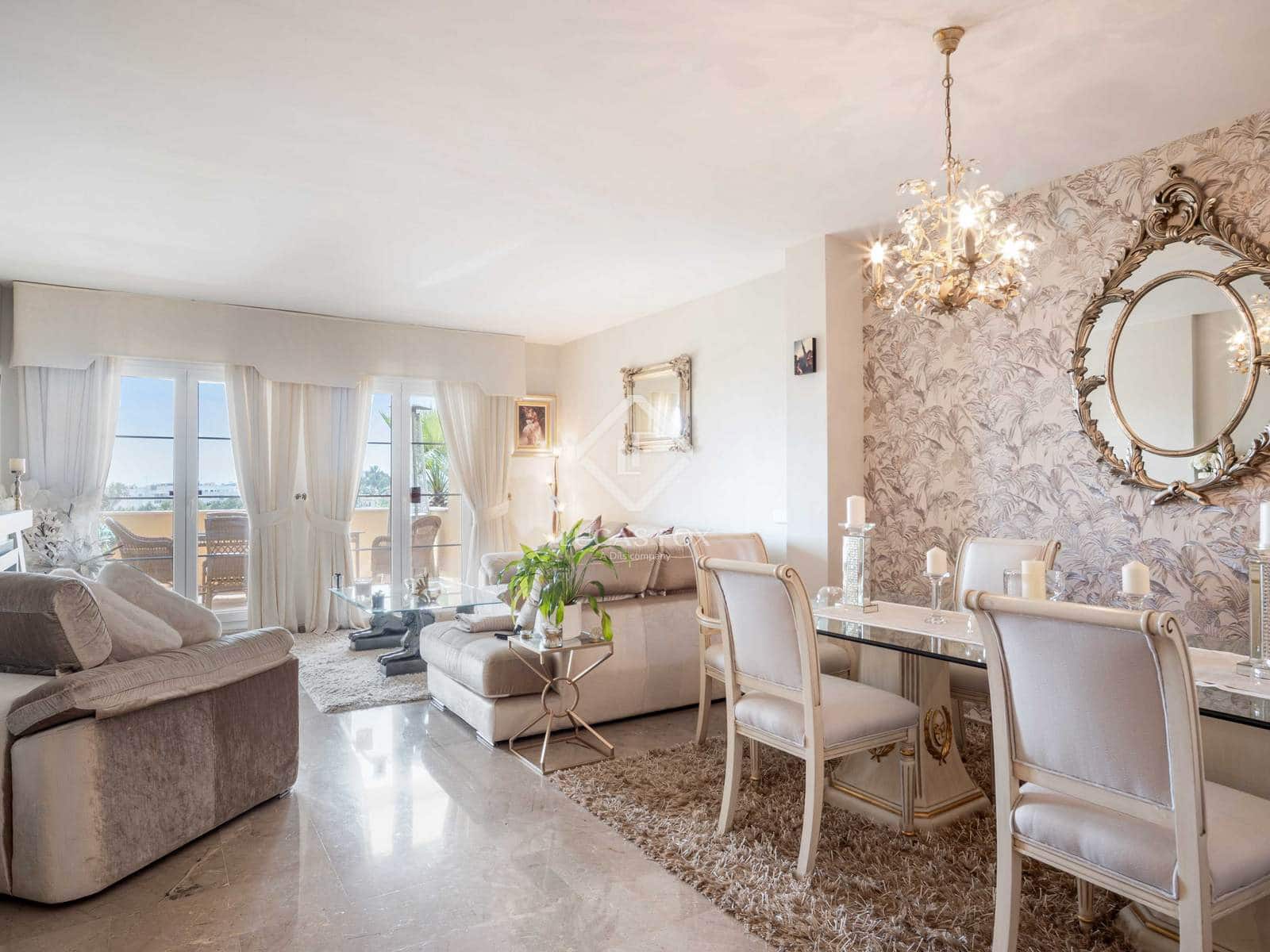 Apartamento de 3 habitaciones en Nueva Andalucia en venta con piscina - 995.000 € (Ref: 8981416)