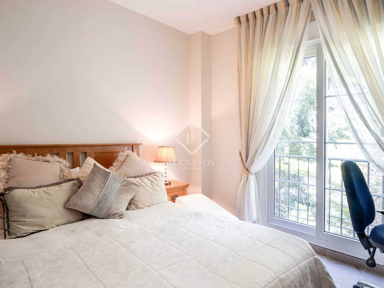 Apartamento de 3 habitaciones en Nueva Andalucia en venta con piscina - 995.000 € (Ref: 8981416)