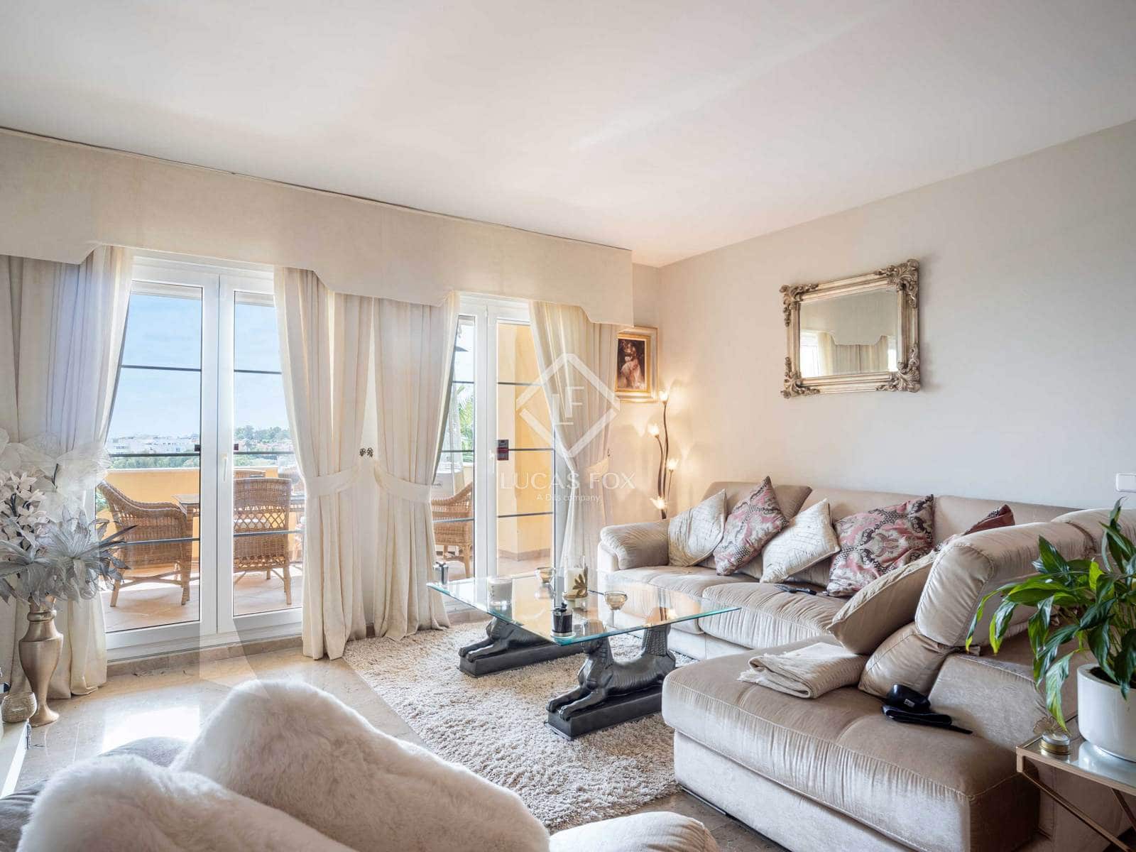 Apartamento de 3 habitaciones en Nueva Andalucia en venta con piscina - 995.000 € (Ref: 8981416)