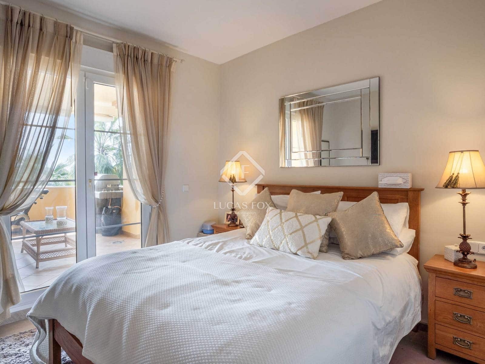 Apartamento de 3 habitaciones en Nueva Andalucia en venta con piscina - 995.000 € (Ref: 8981416)