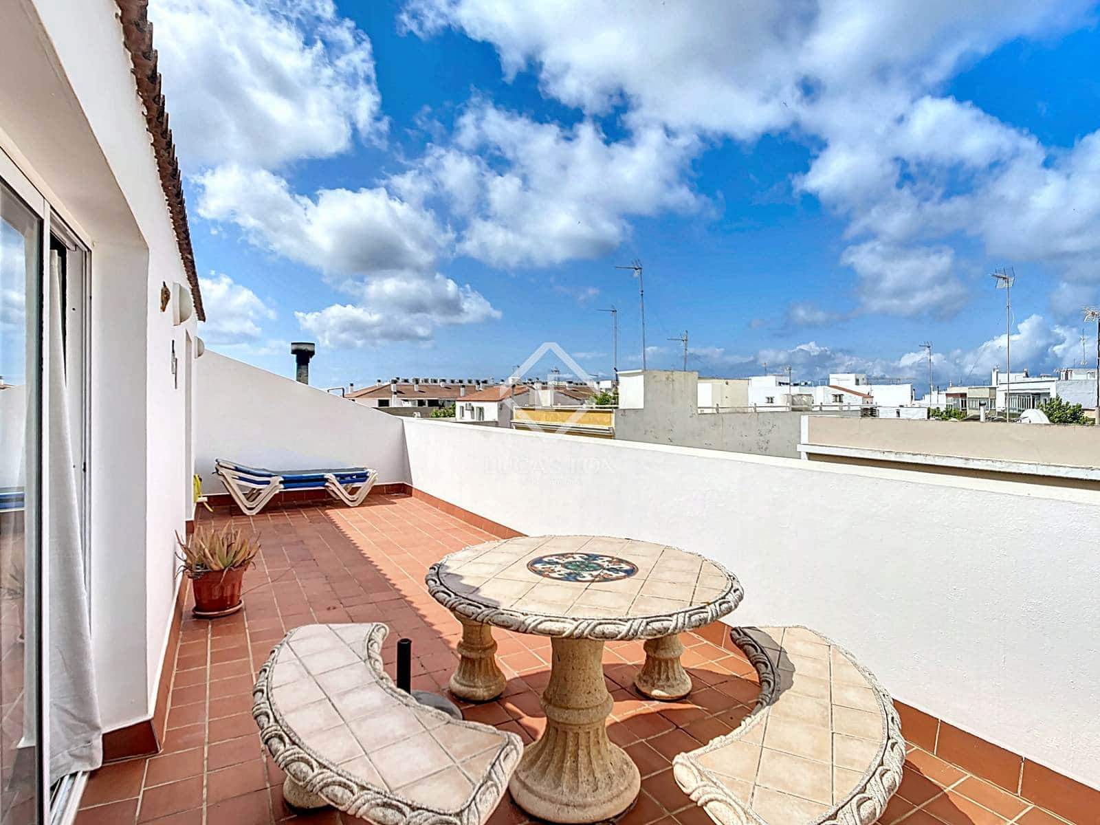 3 bedroom Penthouse for sale in Ciutadella de Menorca with garage - € 450,000 (Ref: 8981690)
