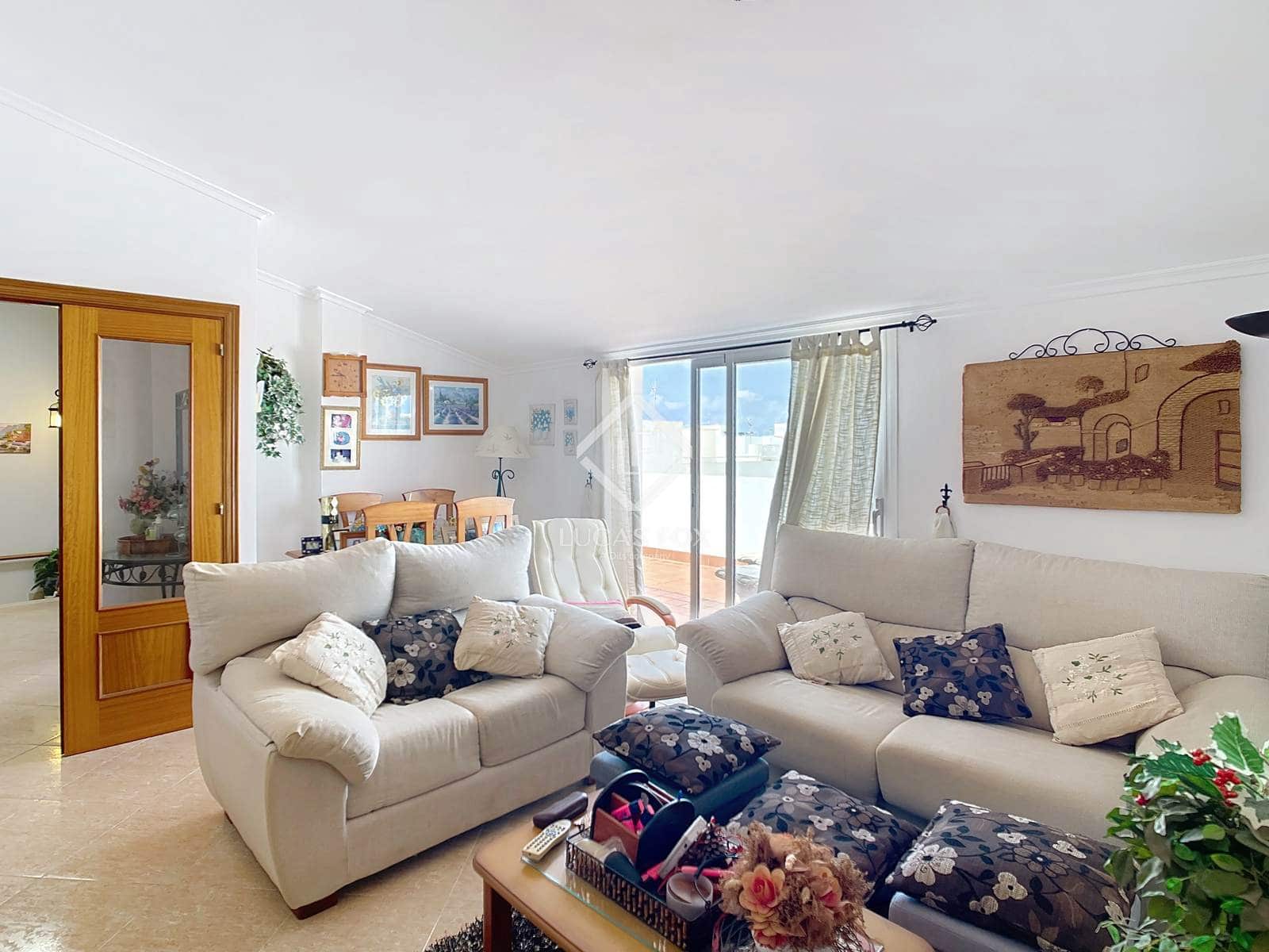 3 bedroom Penthouse for sale in Ciutadella de Menorca with garage - € 450,000 (Ref: 8981690)