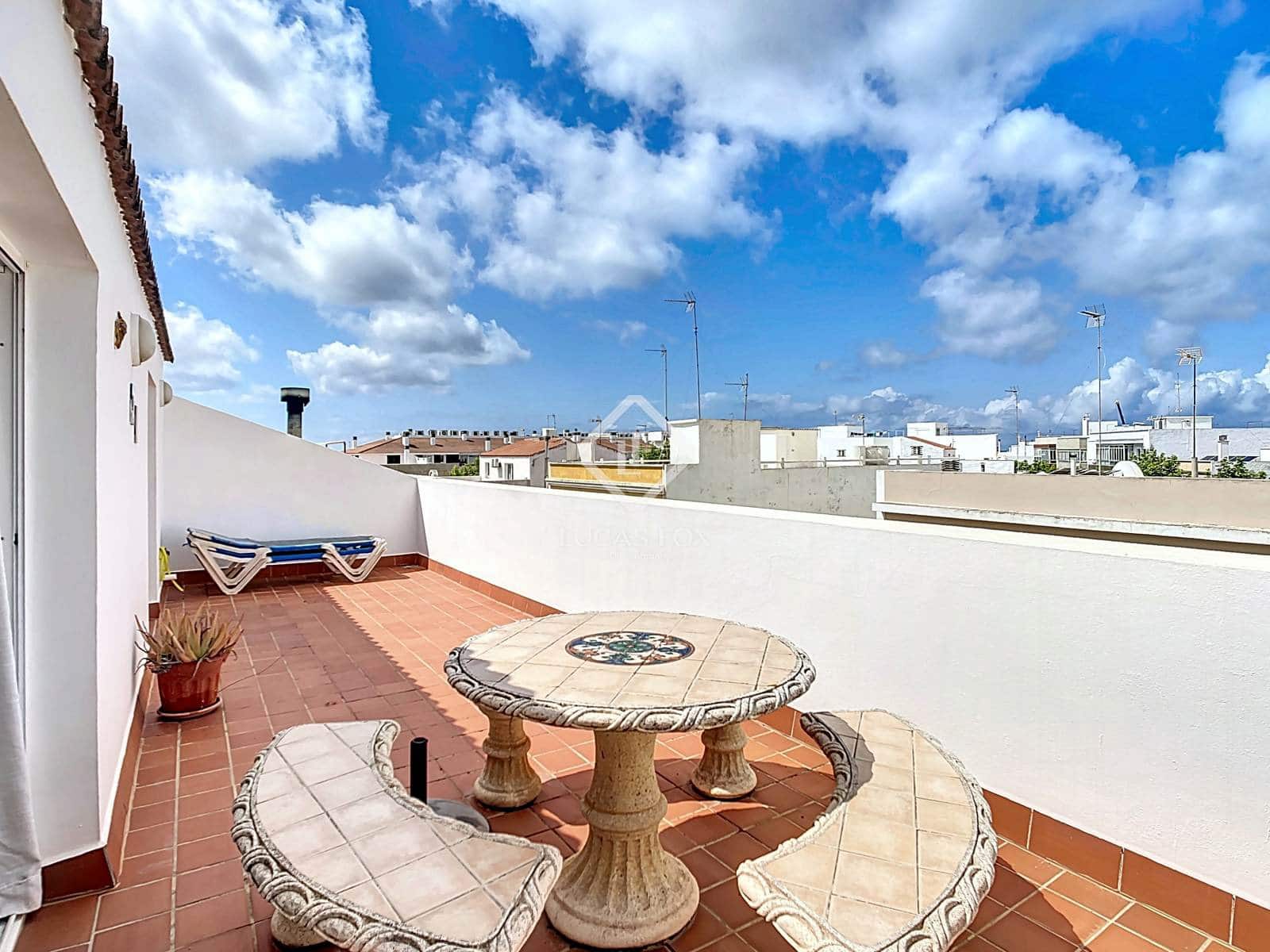 3 bedroom Penthouse for sale in Ciutadella de Menorca with garage - € 450,000 (Ref: 8981690)
