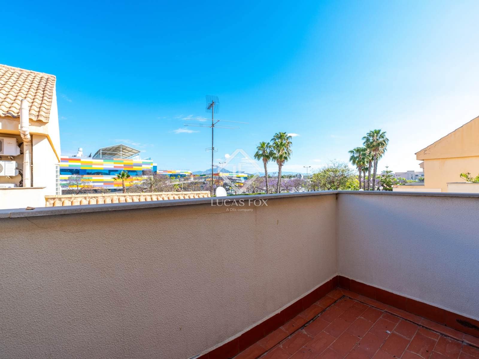 5 slaapkamer Villa te koop in Alicante stad met zwembad garage - € 774.800 (Ref: 8981789)