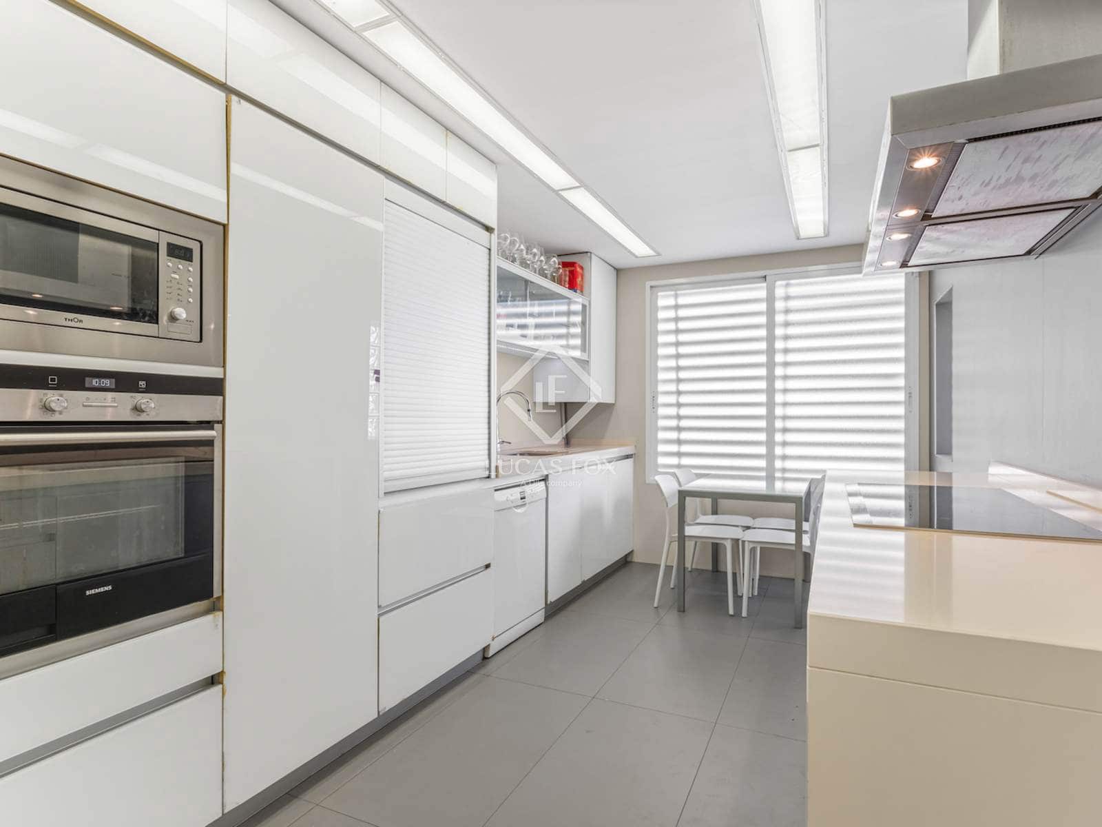 5 slaapkamer Villa te koop in Alicante stad met zwembad garage - € 774.800 (Ref: 8981789)