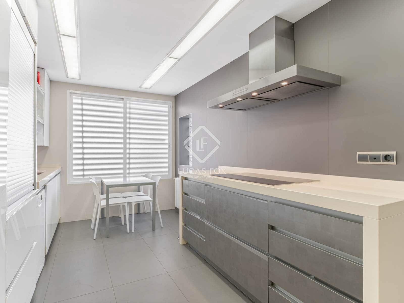 5 slaapkamer Villa te koop in Alicante stad met zwembad garage - € 774.800 (Ref: 8981789)