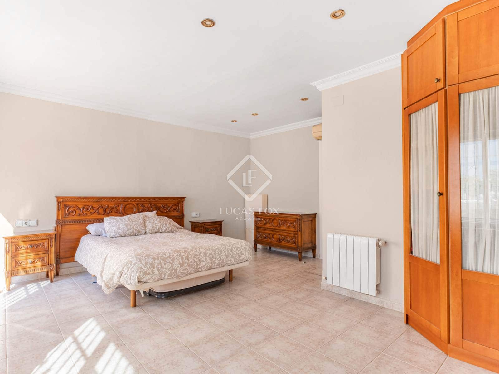 5 slaapkamer Villa te koop in Alicante stad met zwembad garage - € 774.800 (Ref: 8981789)