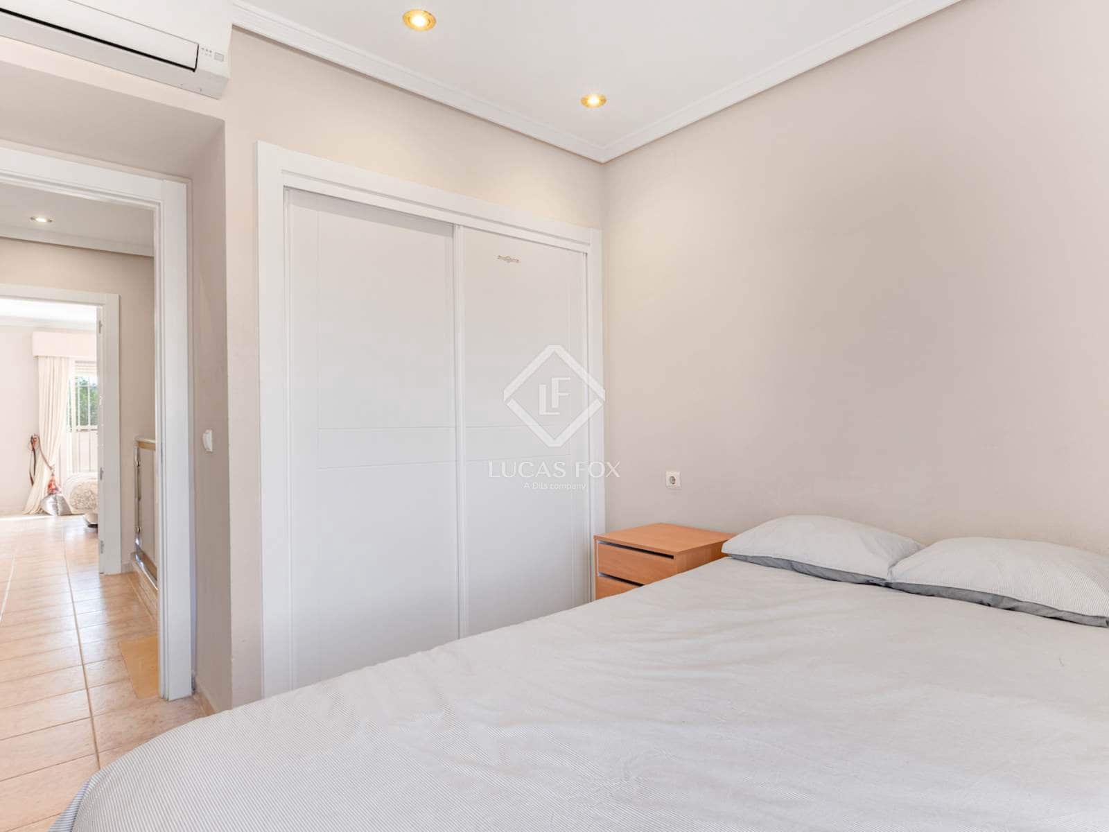 5 slaapkamer Villa te koop in Alicante stad met zwembad garage - € 774.800 (Ref: 8981789)