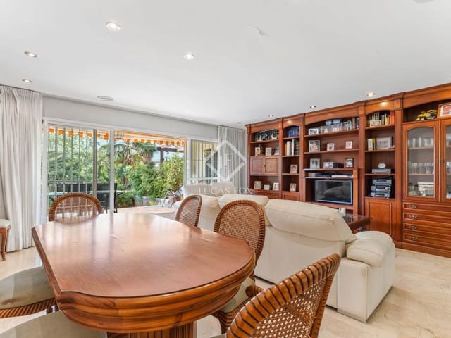 5 slaapkamer Villa te koop in Alicante stad met zwembad garage - € 774.800 (Ref: 8981789)