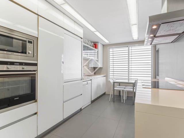 5 slaapkamer Villa te koop in Alicante stad met zwembad garage - € 774.800 (Ref: 8981789)