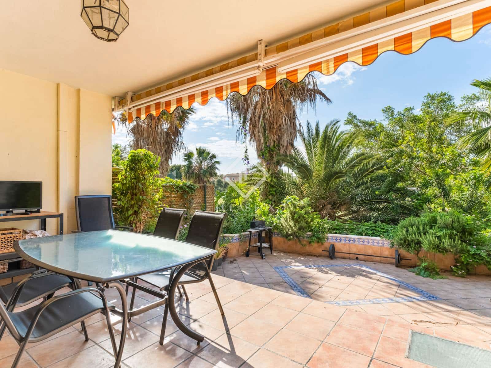 5 slaapkamer Villa te koop in Alicante stad met zwembad garage - € 774.800 (Ref: 8981789)