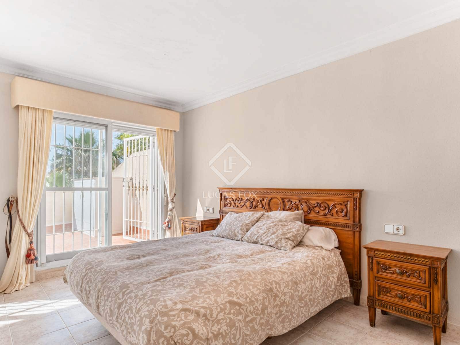 5 slaapkamer Villa te koop in Alicante stad met zwembad garage - € 774.800 (Ref: 8981789)