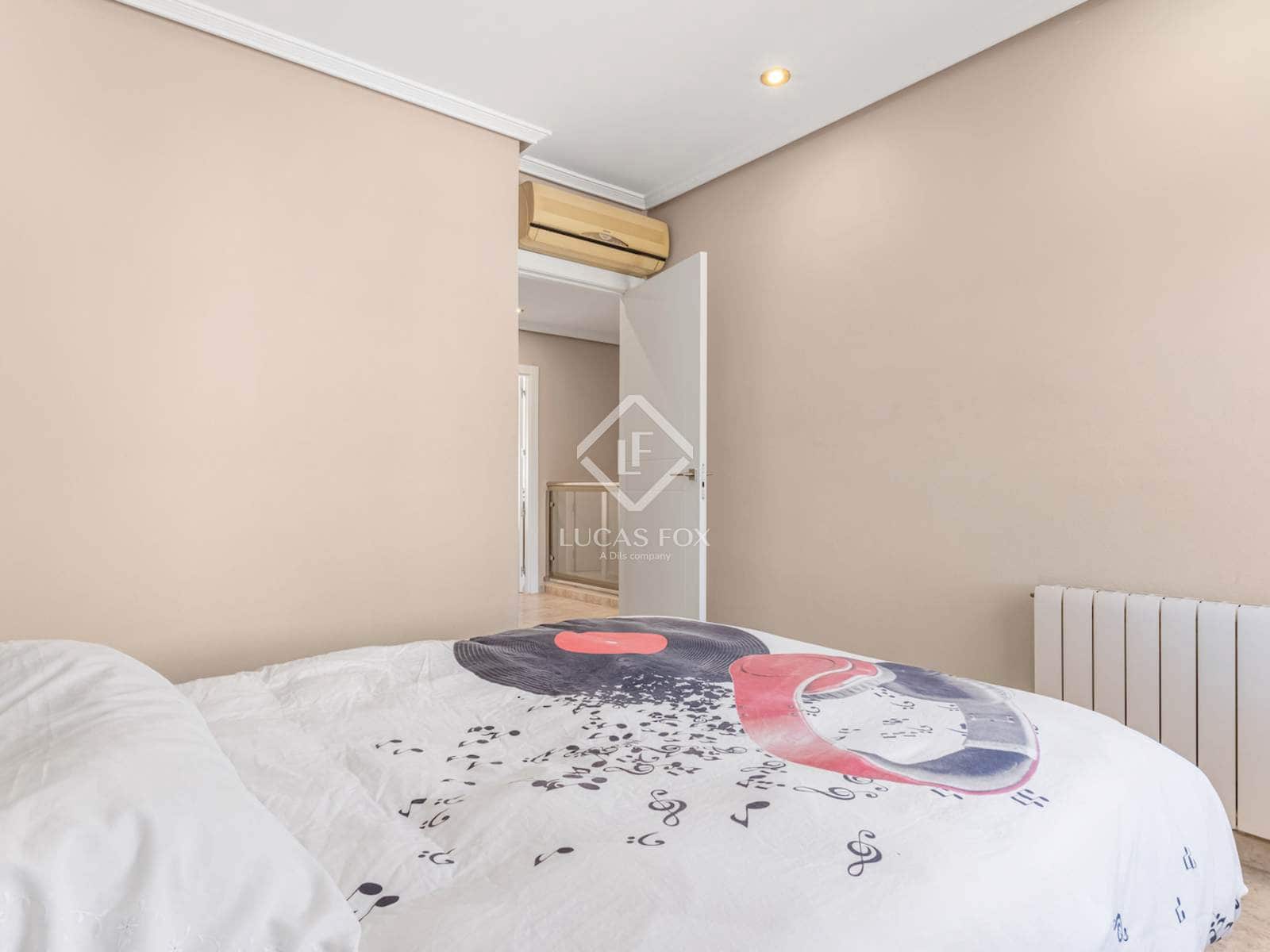 5 slaapkamer Villa te koop in Alicante stad met zwembad garage - € 774.800 (Ref: 8981789)