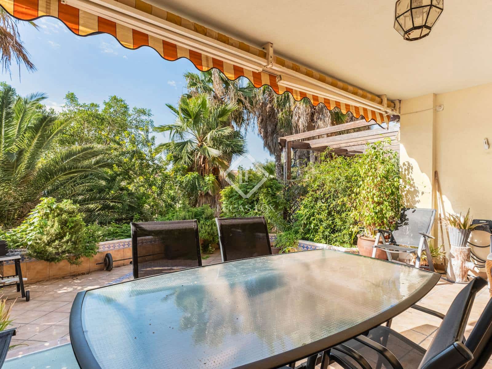 5 slaapkamer Villa te koop in Alicante stad met zwembad garage - € 774.800 (Ref: 8981789)