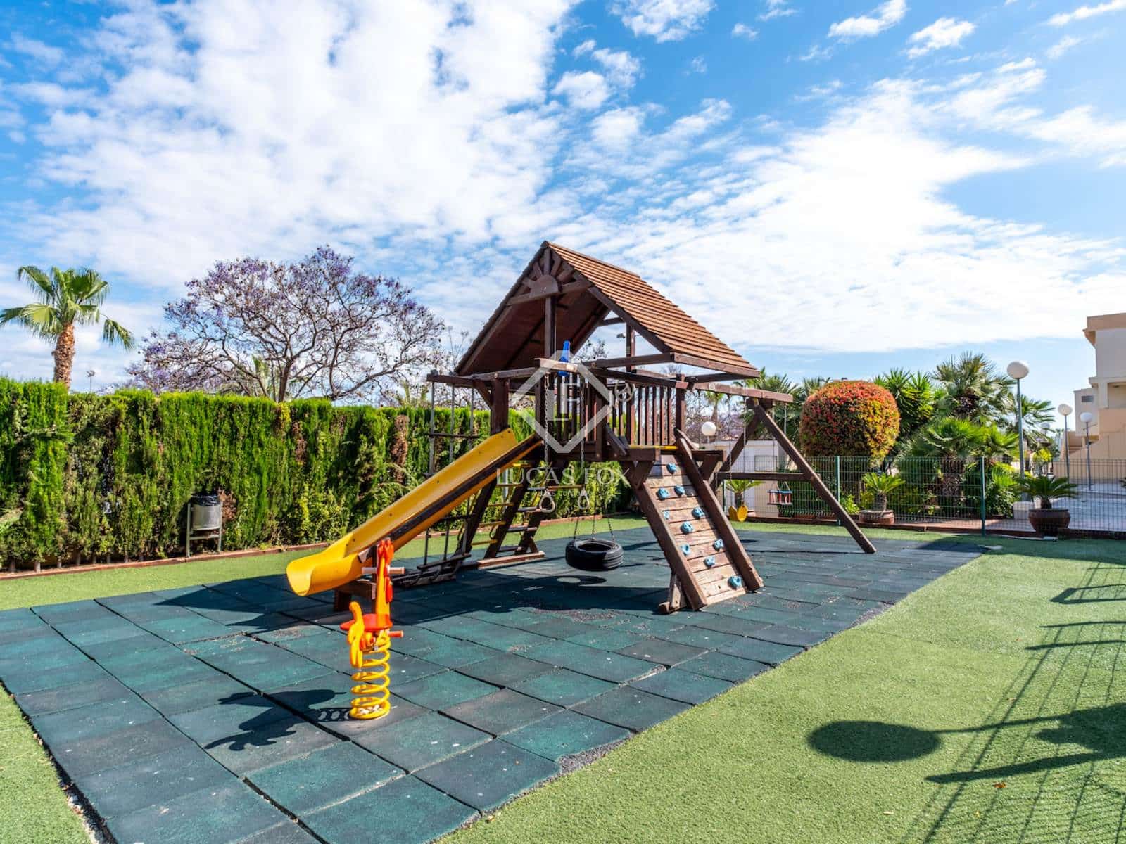 5 slaapkamer Villa te koop in Alicante stad met zwembad garage - € 774.800 (Ref: 8981789)