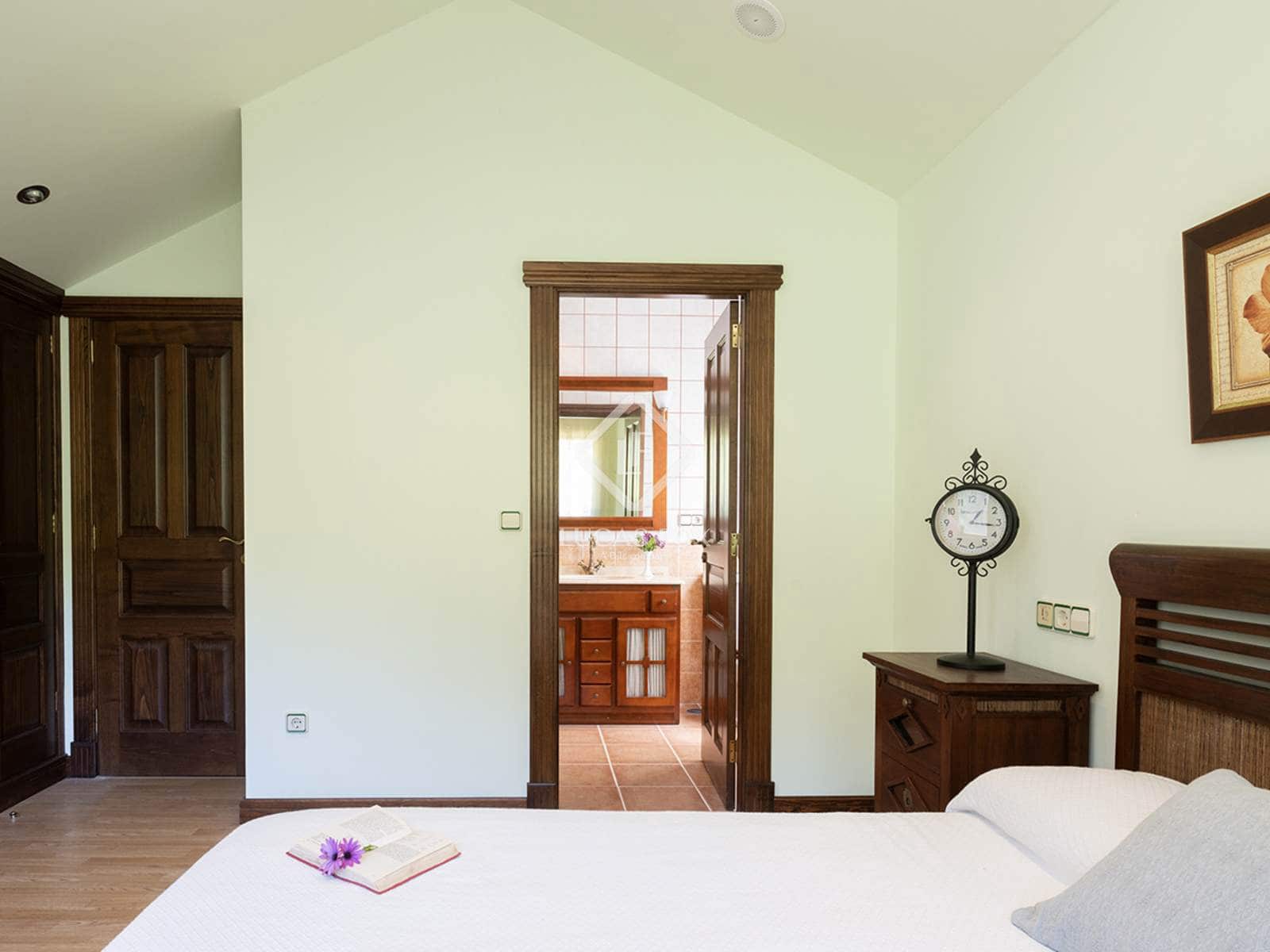 6 bedroom Villa for sale in Bueu with pool garage - € 1,500,000 (Ref: 8981793)