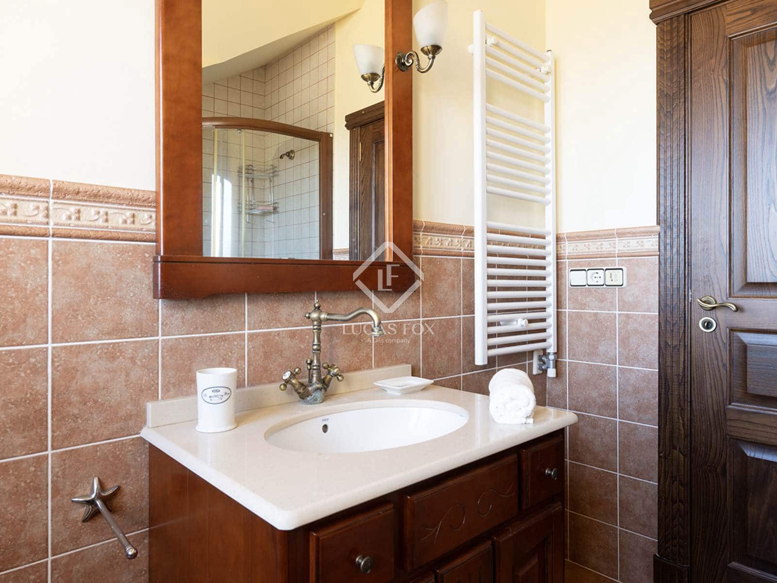 6 bedroom Villa for sale in Bueu with pool garage - € 1,500,000 (Ref: 8981793)