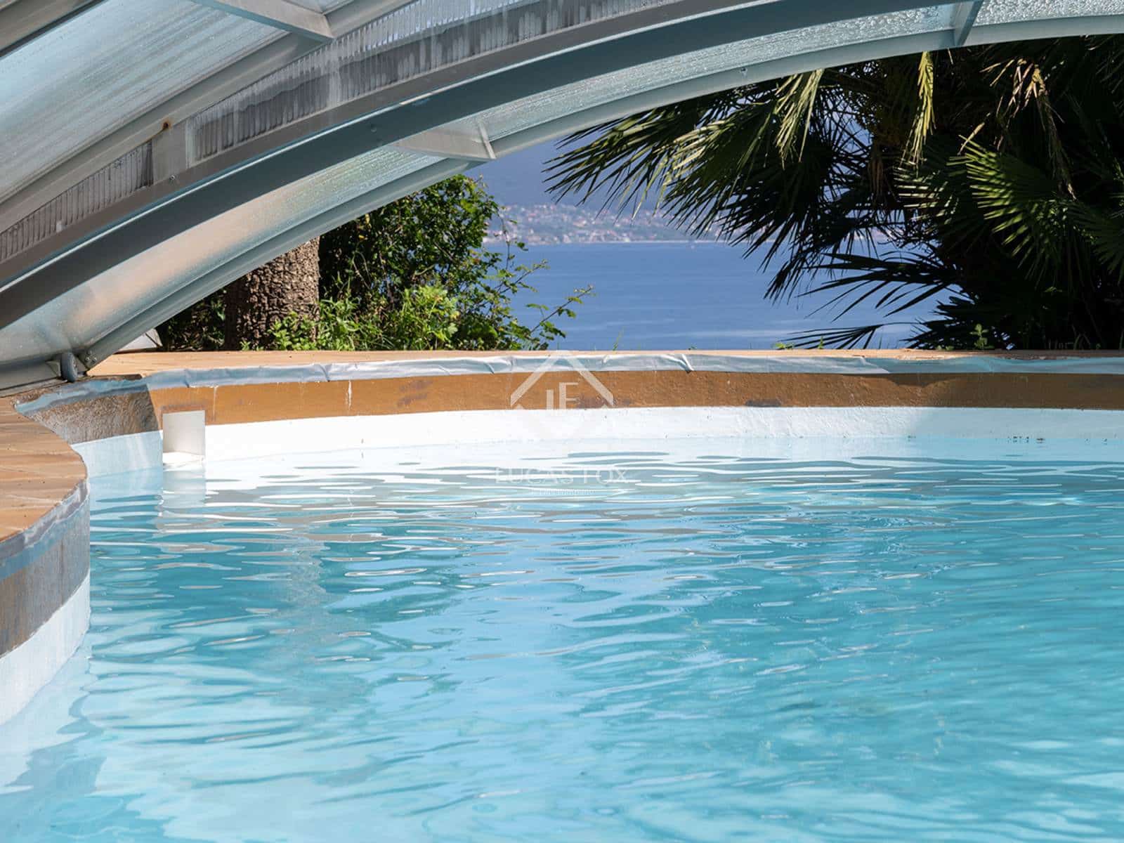 6 bedroom Villa for sale in Bueu with pool garage - € 1,500,000 (Ref: 8981793)