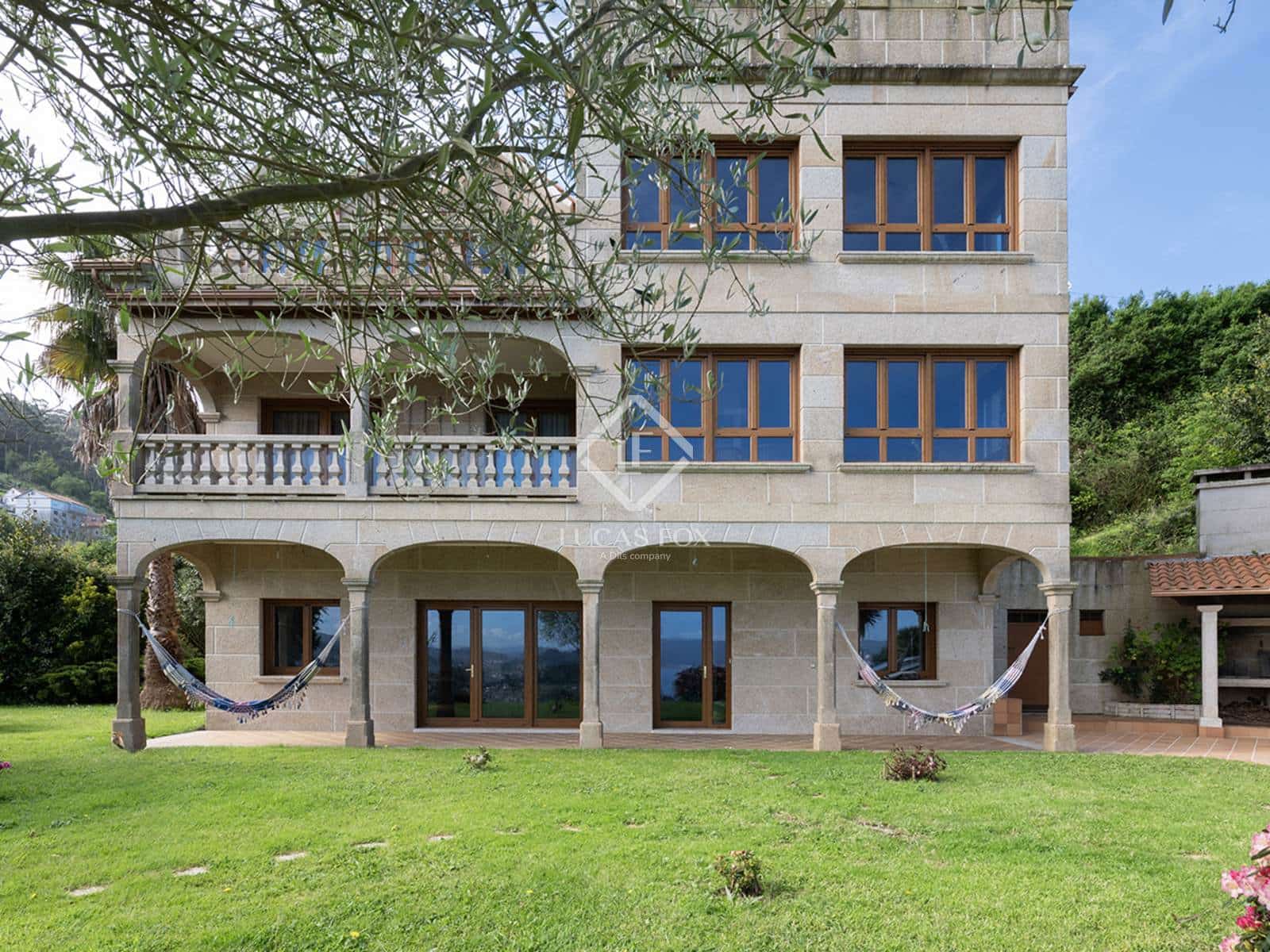 6 bedroom Villa for sale in Bueu with pool garage - € 1,500,000 (Ref: 8981793)