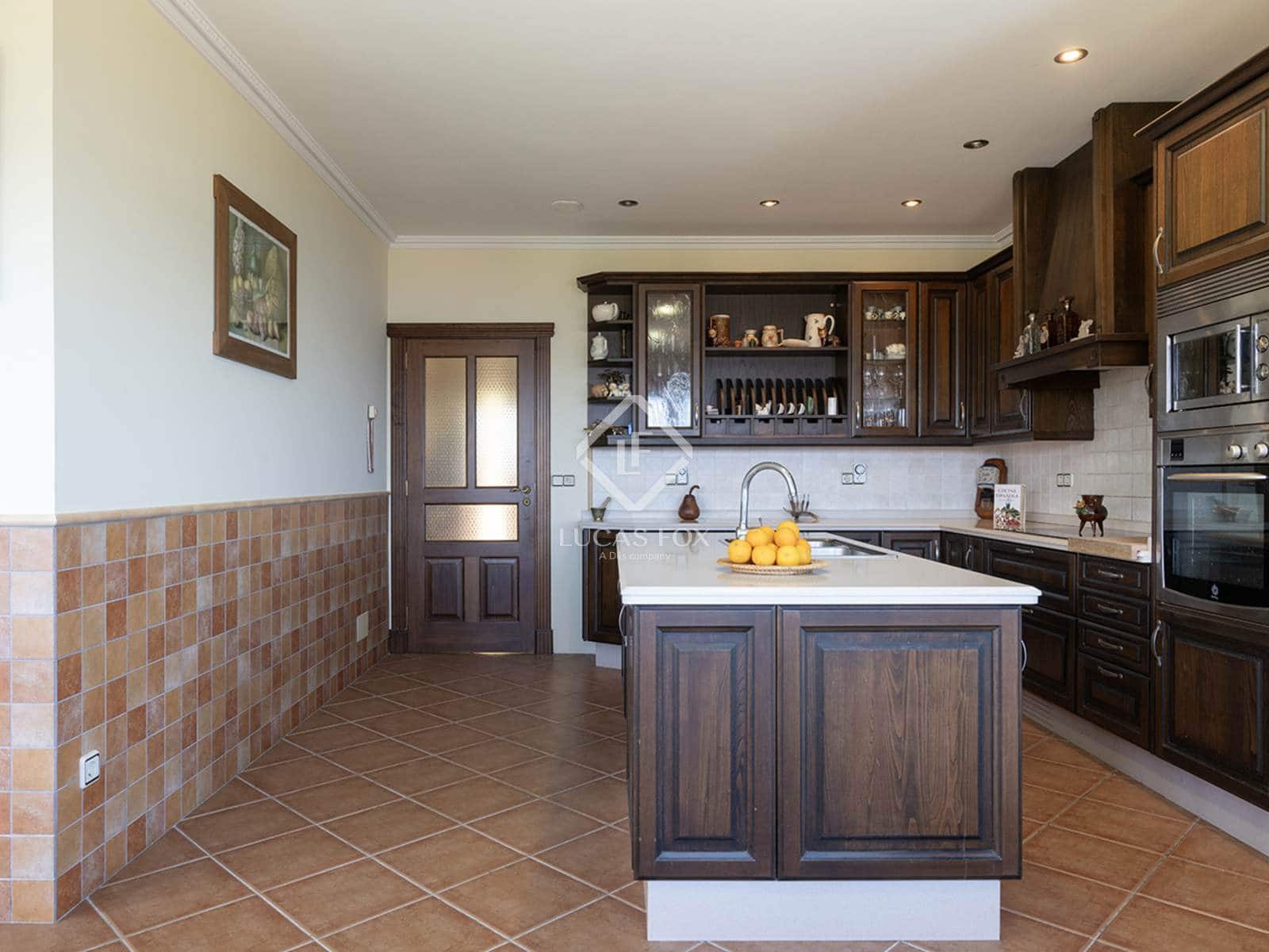 6 bedroom Villa for sale in Bueu with pool garage - € 1,500,000 (Ref: 8981793)