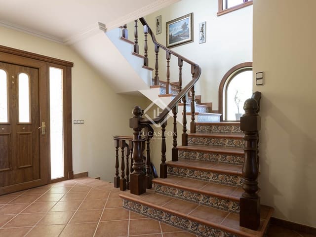 6 bedroom Villa for sale in Bueu with pool garage - € 1,500,000 (Ref: 8981793)